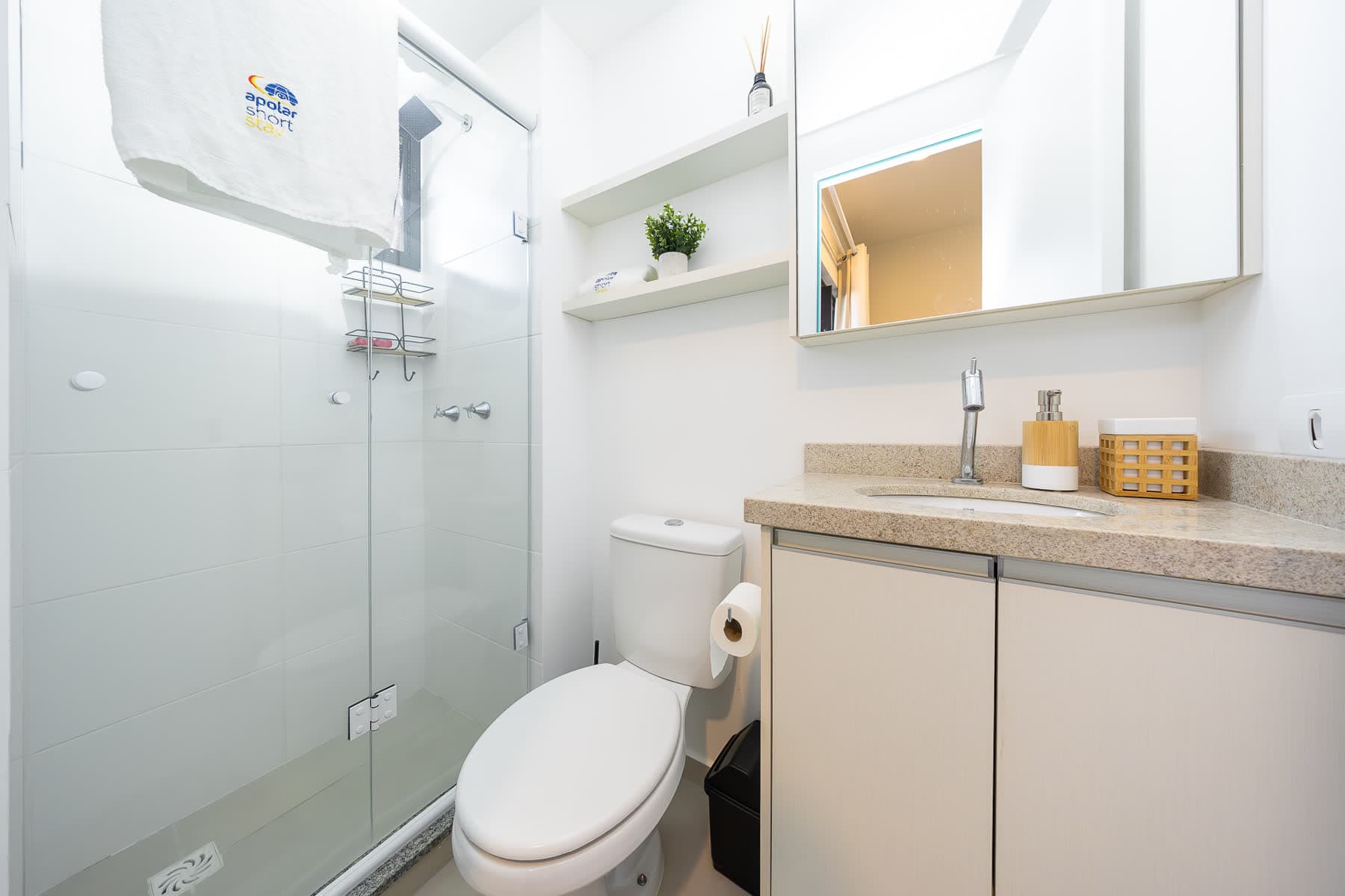 Cobertura duplex · escada e mezanino